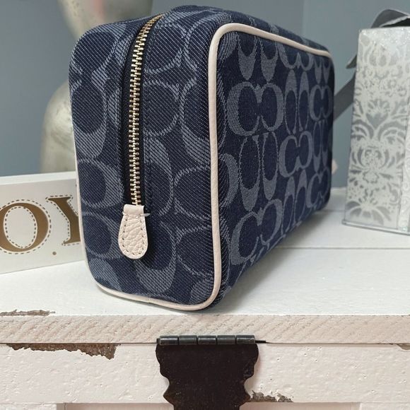 Coach Dempsey Large Boxy Cosmetic Case 20 Signature Denim With Coach Patch NWT - Picture 5 of 10
